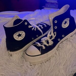 Converse all star black size 9  in great condition worn very few times.